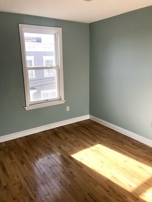 Building Photo - 4 Colebrook St