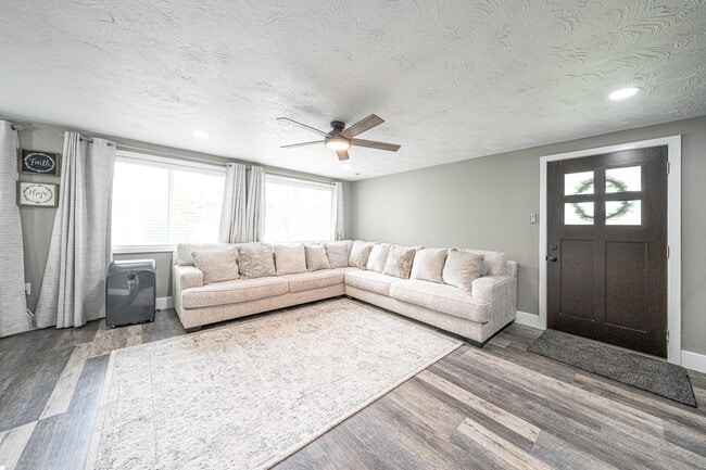 Building Photo - 750 Sharp Pl