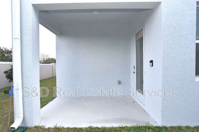 Building Photo - 349 Sol Vis Dr