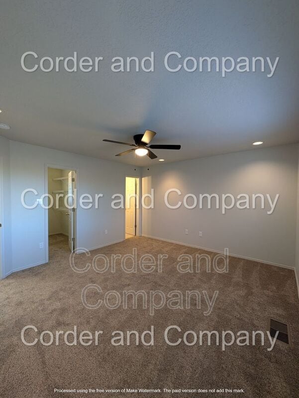 Building Photo - 11243 Campo Del Oso Ave NE