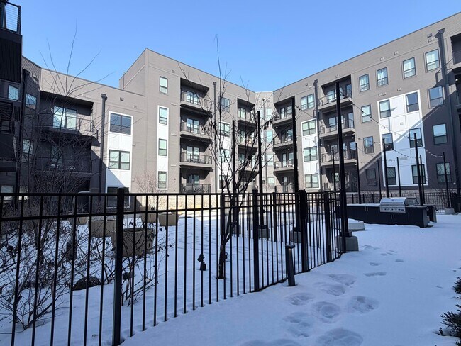 Building Photo - 6640 Mooney St