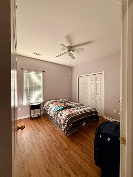 Building Photo - 520 Anglewood Trce