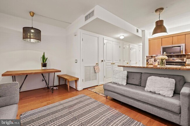 Building Photo - 616 E Street NW Unit 1007