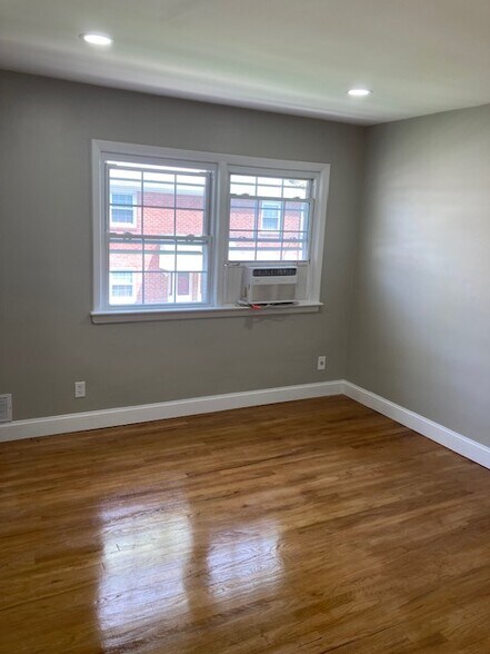 Building Photo - 1288A Teaneck Rd