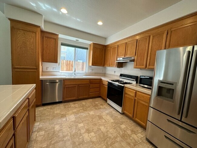 Building Photo - Gem of a rental home in East Davis