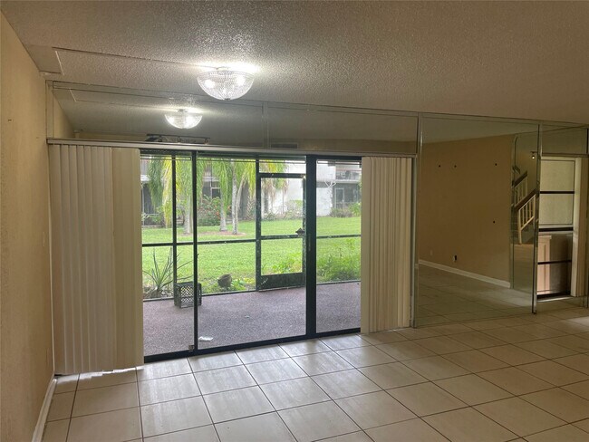 Building Photo - 6548 Racquet Club Dr