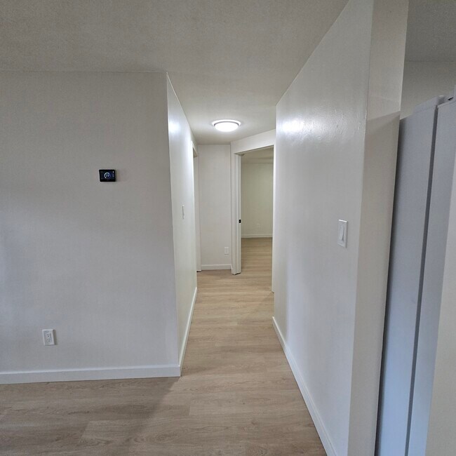 Building Photo - 3/2.5/1 Beautifully Updated Crystal River Home with Carport, Garage & Fenced Yard