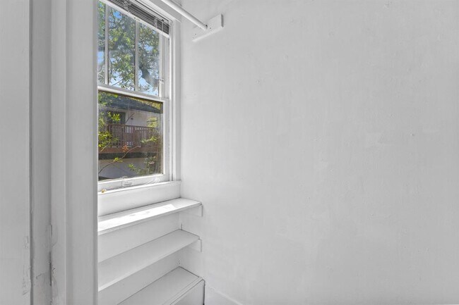 Building Photo - 1117 Enfield Rd