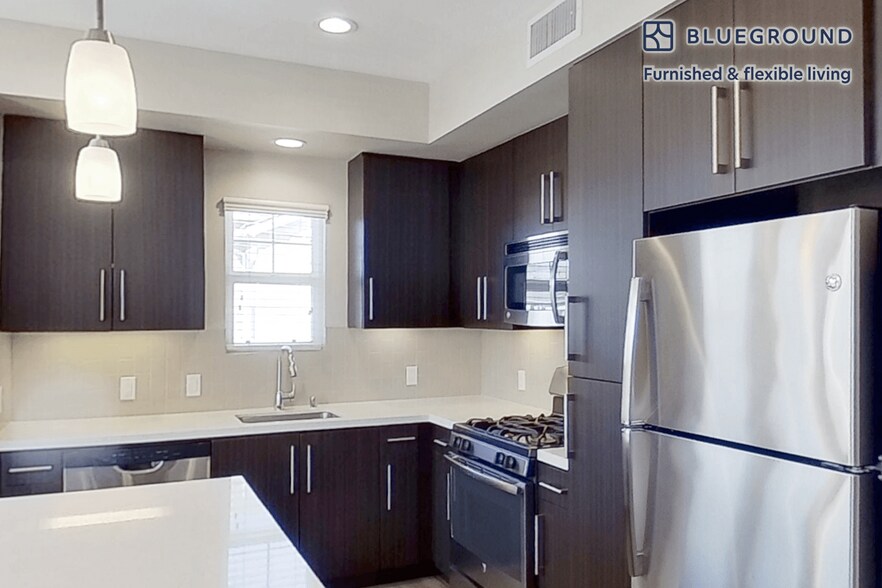 Building Photo - 1000 Lupine-SI FL2-ID12631A