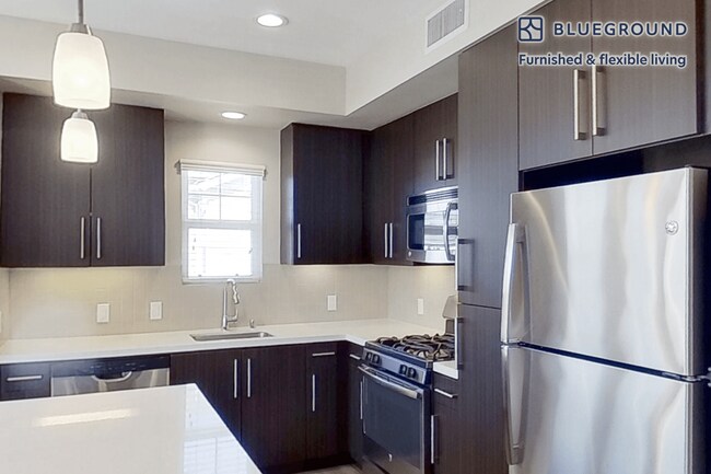 Building Photo - 1000 Lupine-SI FL2-ID12631A
