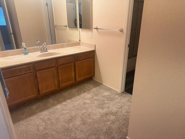 Building Photo - 191 Merlot Ct