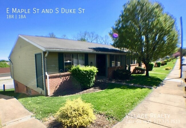 Building Photo - 501 E Maple St