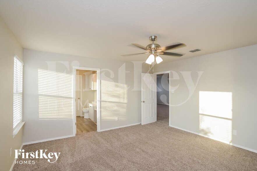 Building Photo - 10119 Roseangel Ln