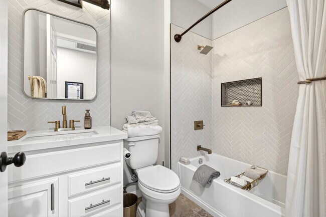 Building Photo - 41562 Via Arleta