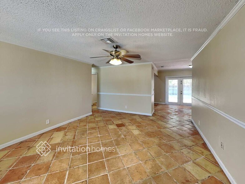 Building Photo - 3635 N Mountain Dr