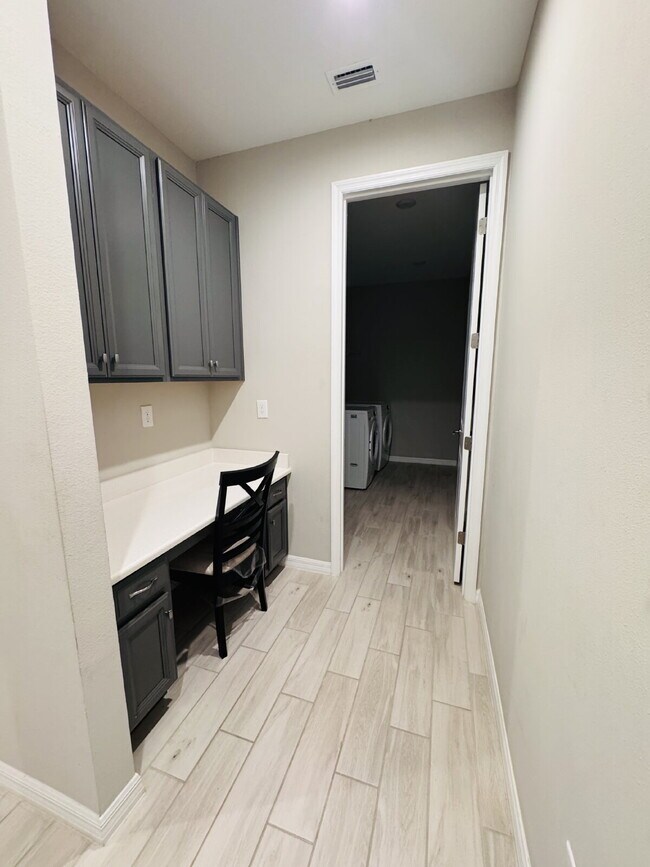 Building Photo - Welcome to your dream home in the highly d...