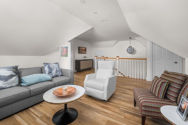 Building Photo - 100 Shepard's Cove Rd