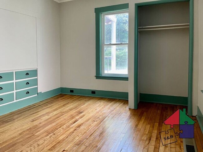 Building Photo - First Floor 1BR in Montpelier - Pets Negotiable!