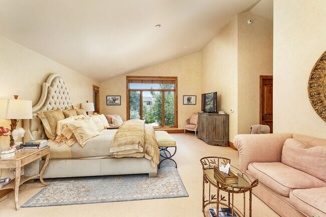 Building Photo - 121 Ridge Rd