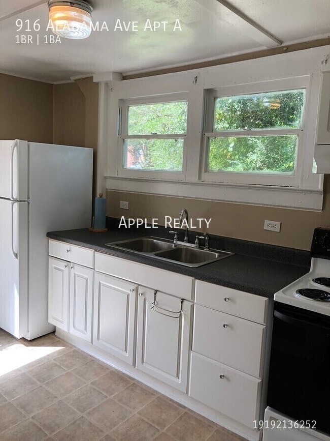 Building Photo - 916 Alabama Ave