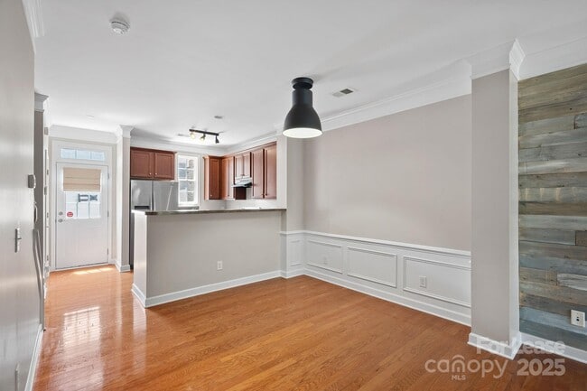 Building Photo - 9724 Longstone Ln
