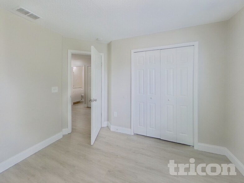 Building Photo - 906 Dartmouth Ct