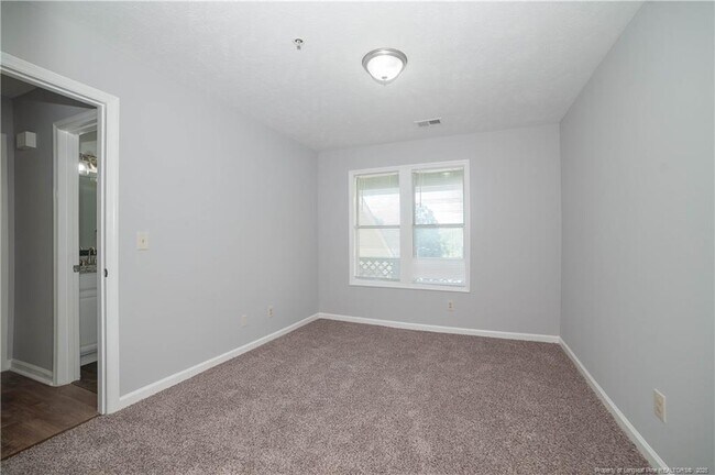 Building Photo - 974 Stewarts Creek Dr