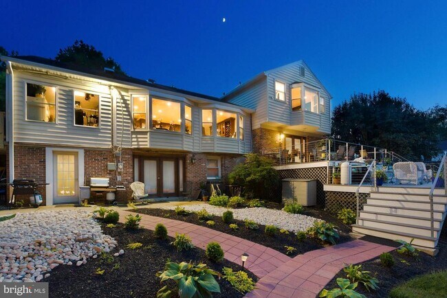 Building Photo - 8121 Briar Creek Dr