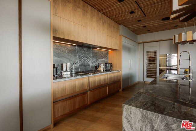 Building Photo - 13331 Mulholland Dr