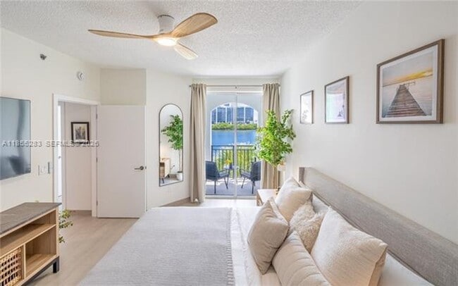 Building Photo - 3255 NE 184th St