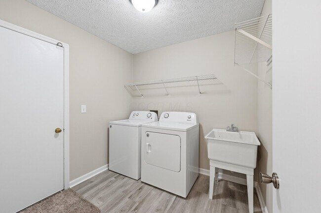 Building Photo - 205 Brownsfell Dr
