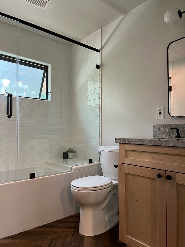 Building Photo - 21273 Entrada Rd