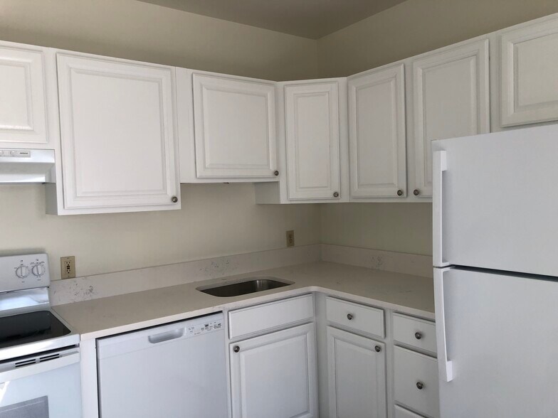 New Kitchen - 401 Berkley Rd