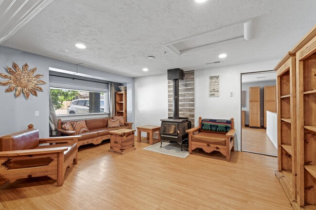 Building Photo - 14428 E Wellesley Ave