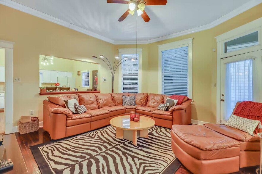 Building Photo - 524 E Duffy St