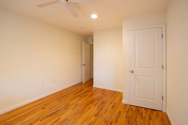 Building Photo - 330 N Preston St