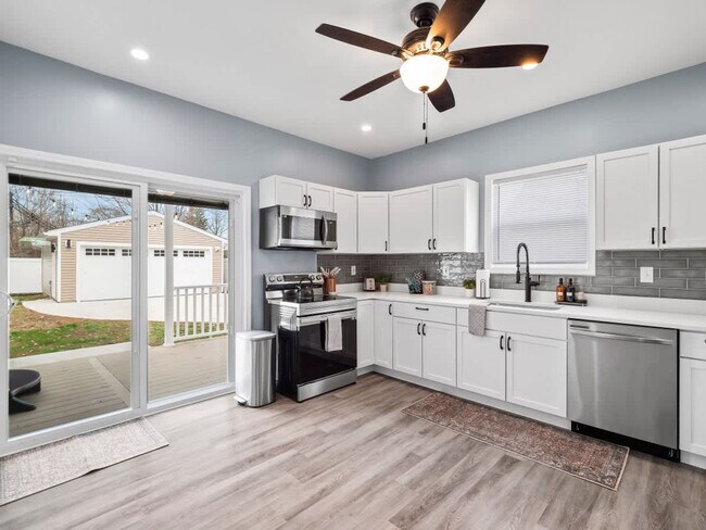 Building Photo - 6110 Lawn Ave