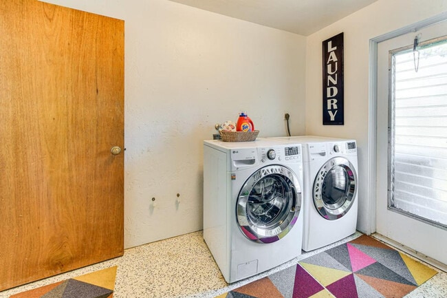 Building Photo - 2945 Upper Tangelo Dr