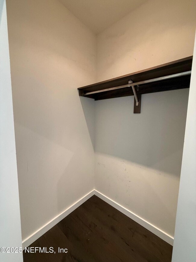 Building Photo - 1733 Memorial Park Terrace