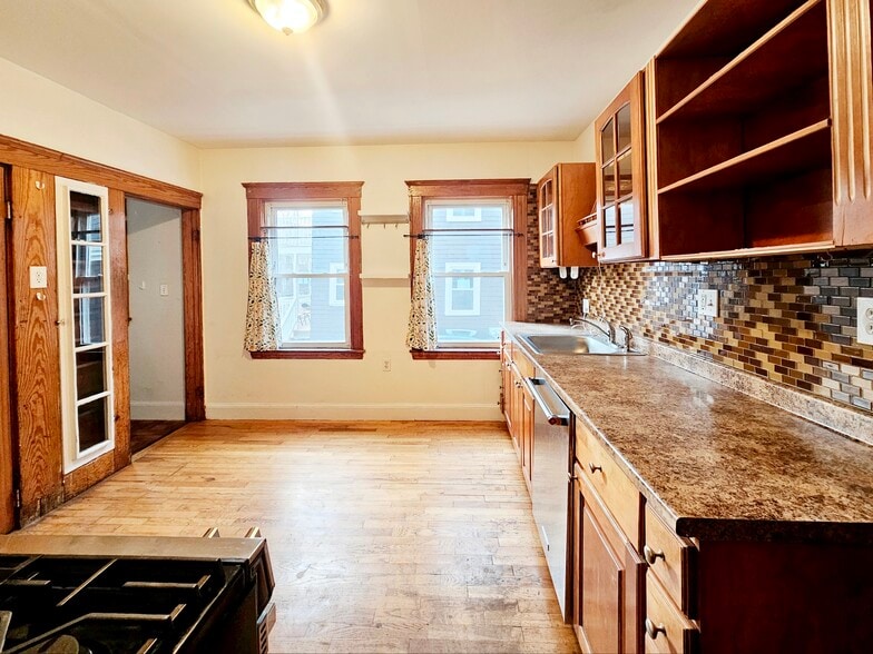 Building Photo - 12 Saint Peter St