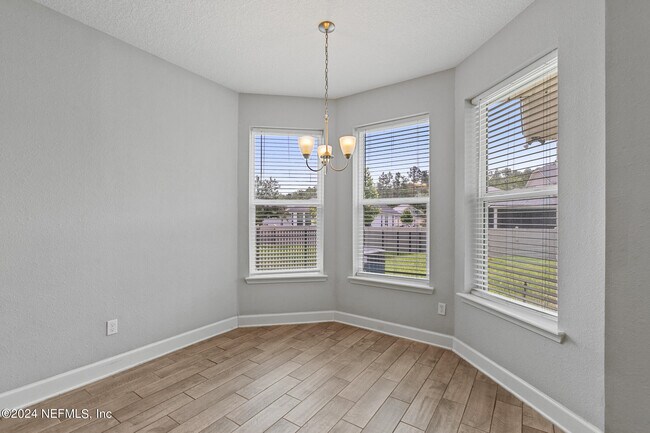 Building Photo - 213 Foxcross Ave