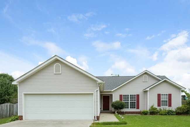 Building Photo - 310 Tamarack Dr