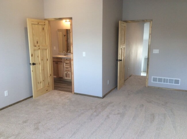 Building Photo - BEAUTIFUL NEWER CONSTRUCTION! 3 BEDROOMS, ...