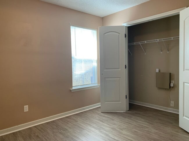 Building Photo - Awesome home near Shelby Farms for Rent! M...