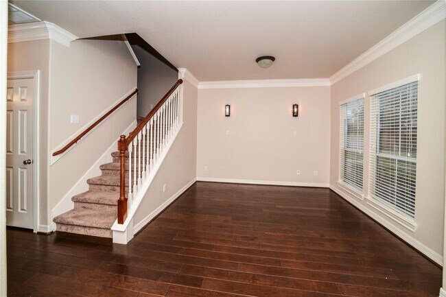 Building Photo - 3514 Clearview Cir