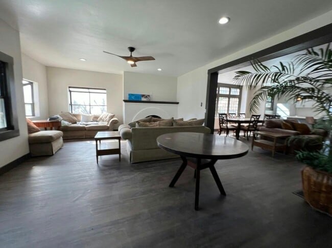 Building Photo - 345 N Van Ness Ave