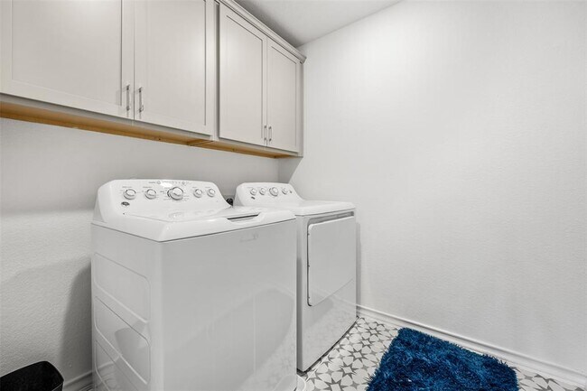 Building Photo - 301 Quarry Rock Cove