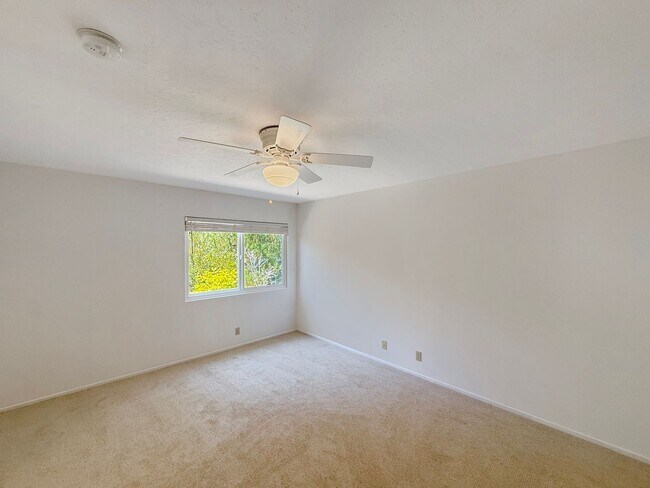 Building Photo - Great 3B/3BA House in Carmel Valley!