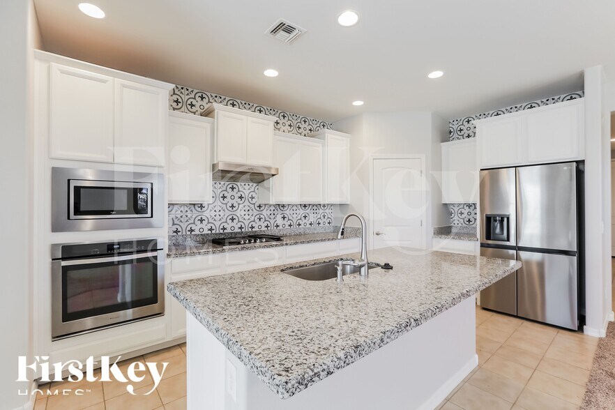 Building Photo - 2027 Kenton Way