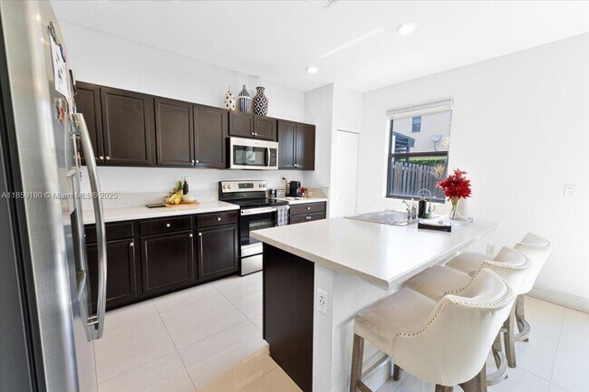 Building Photo - 25079 SW 114th Ct